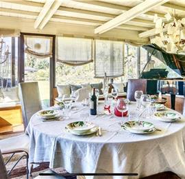 5 bedroom villa with pool and tennis court near San Gimignano, sleeps 10